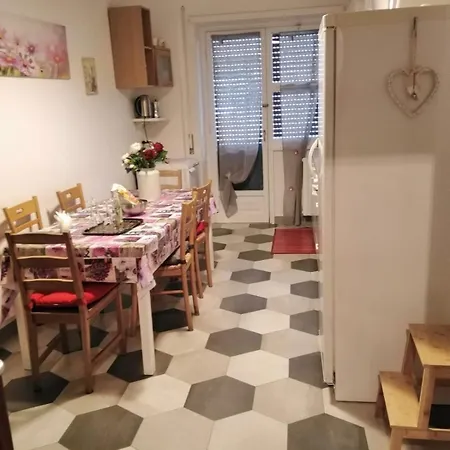 Private Residence In Trastevere * רומא